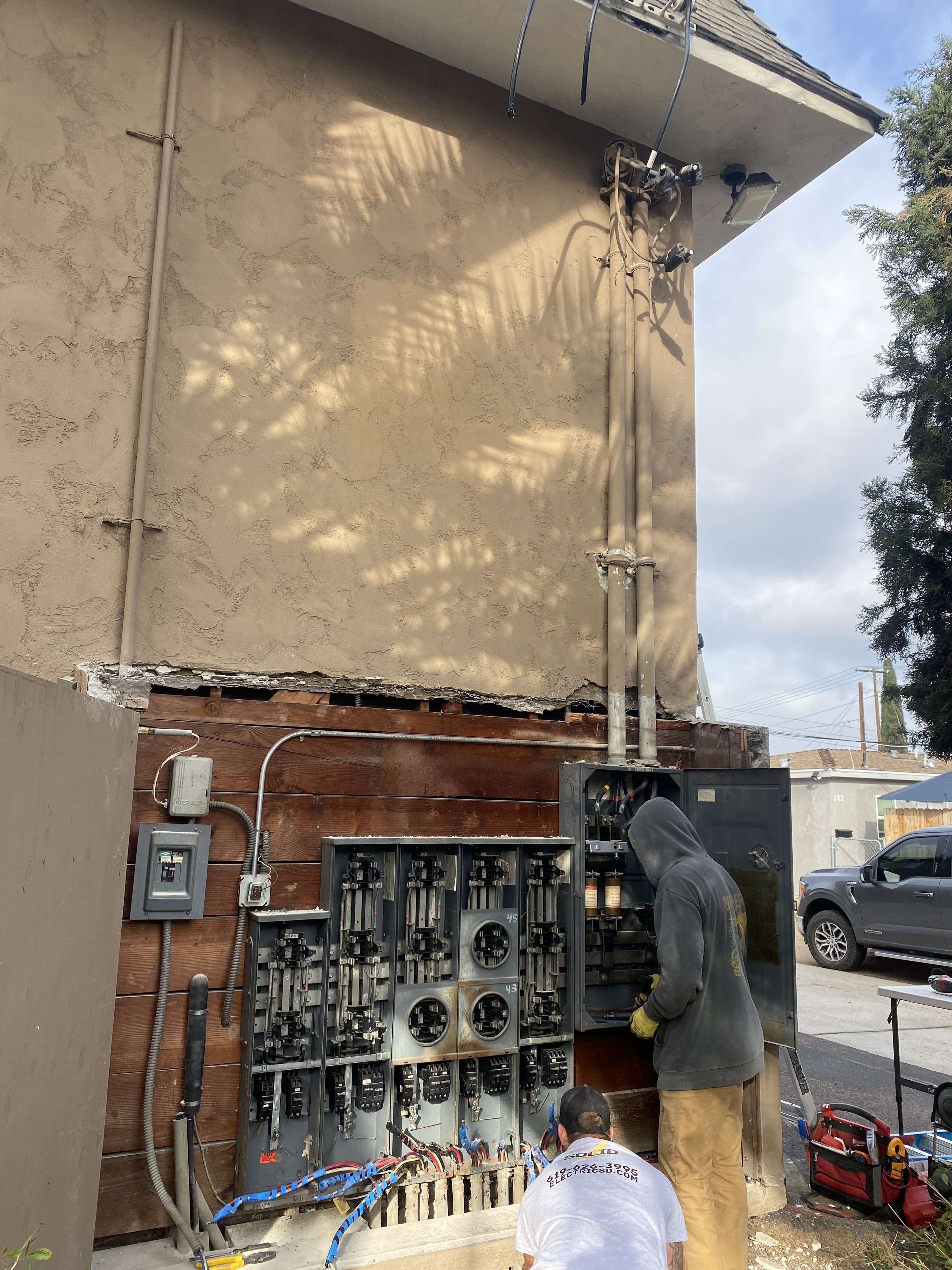 Service vehicles at the workshop